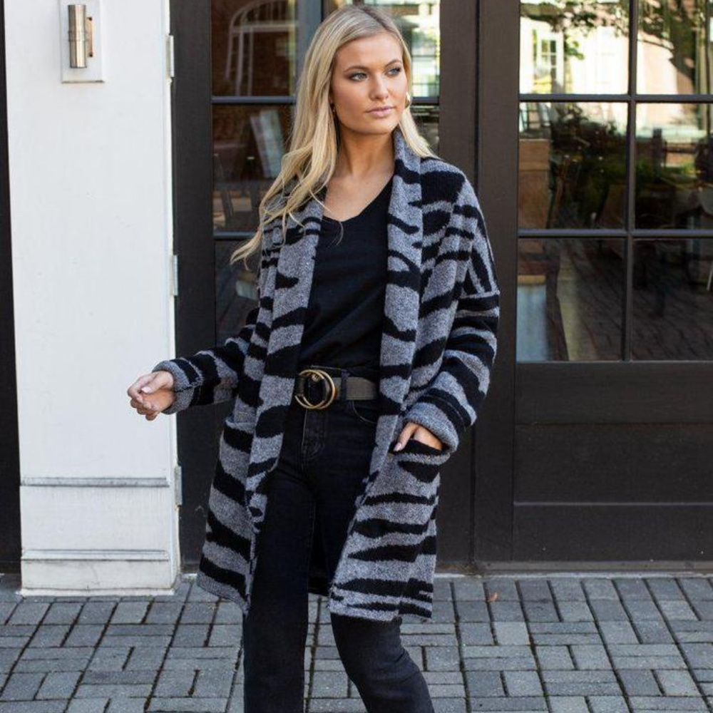 RD Style Oversized Zebra Striped Cardigan - NWT - Picture 1 of 7